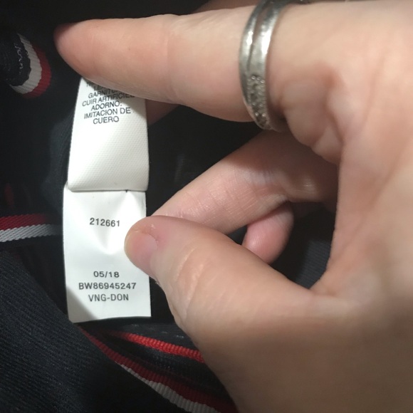 Tommy Hilfiger Crossbody Quilted Black Bag Purse 3 External Zipper Compartments - Picture 15 of 15